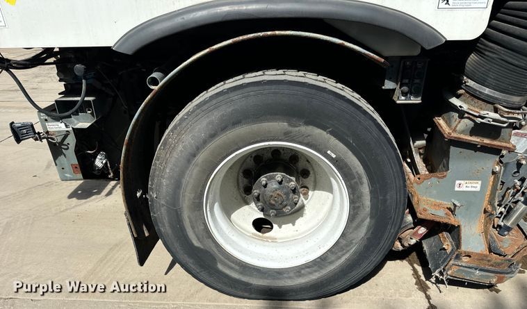 image for item DV5779 2004 Sterling  SC8000 street sweeper truck