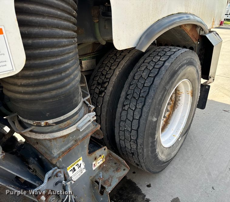 image for item DV5779 2004 Sterling  SC8000 street sweeper truck