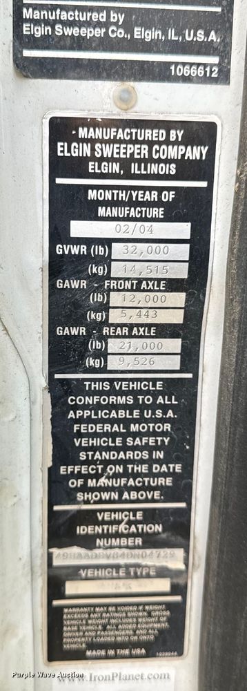 image for item DV5779 2004 Sterling  SC8000 street sweeper truck