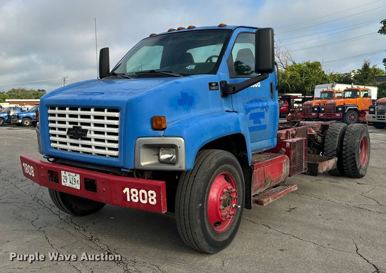 image for item DV5790 2005 Chevrolet  C8500 truck cab and chassis