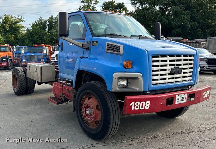 image for item DV5790 2005 Chevrolet  C8500 truck cab and chassis