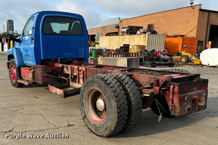 image for item DV5790 2005 Chevrolet  C8500 truck cab and chassis