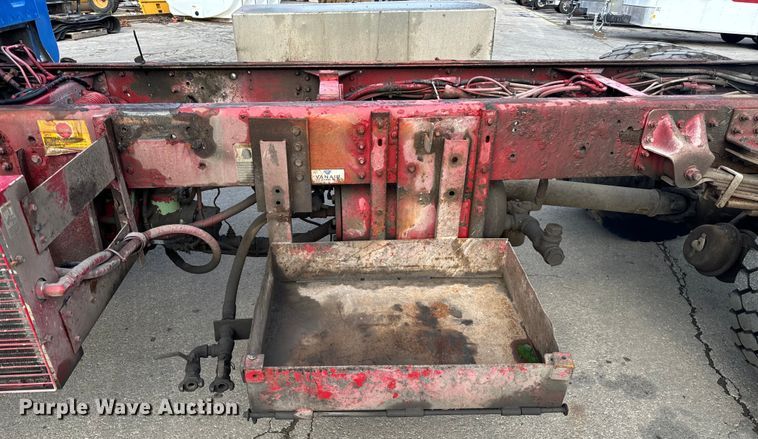 image for item DV5790 2005 Chevrolet  C8500 truck cab and chassis