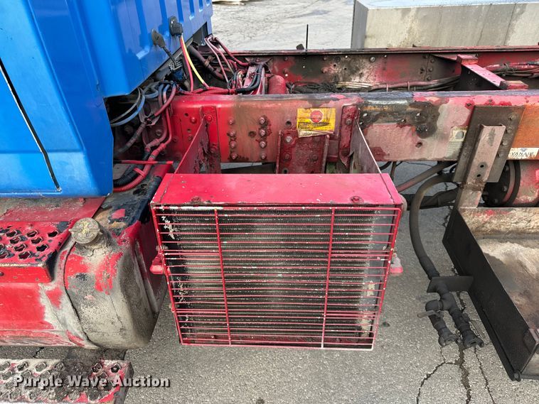 image for item DV5790 2005 Chevrolet  C8500 truck cab and chassis