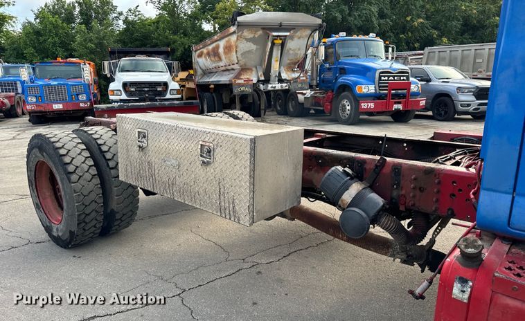 image for item DV5790 2005 Chevrolet  C8500 truck cab and chassis