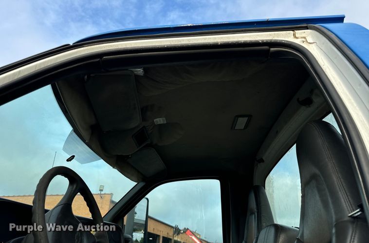 image for item DV5790 2005 Chevrolet  C8500 truck cab and chassis