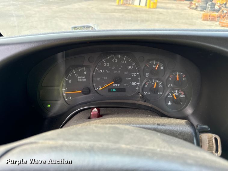 image for item DV5790 2005 Chevrolet  C8500 truck cab and chassis