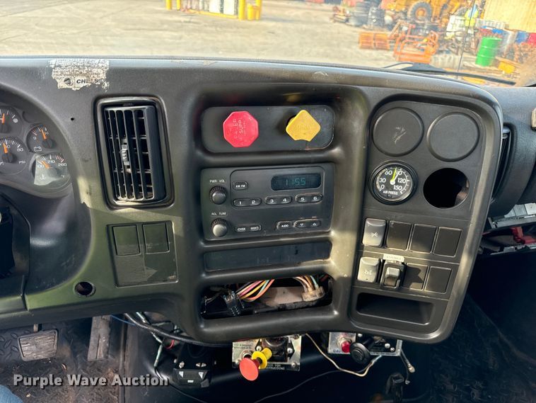 image for item DV5790 2005 Chevrolet  C8500 truck cab and chassis