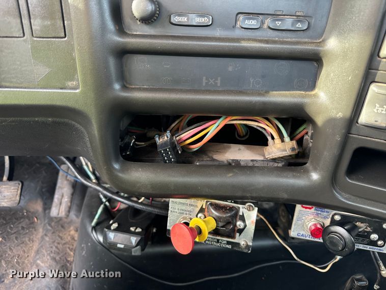 image for item DV5790 2005 Chevrolet  C8500 truck cab and chassis