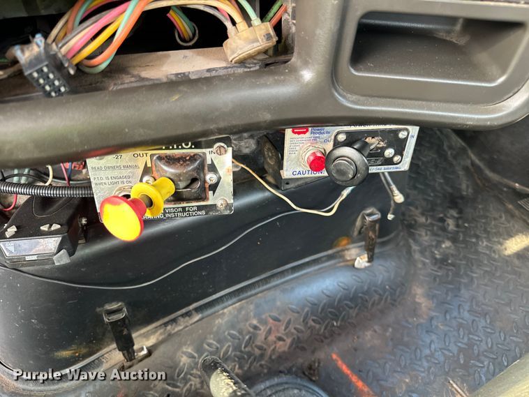 image for item DV5790 2005 Chevrolet  C8500 truck cab and chassis