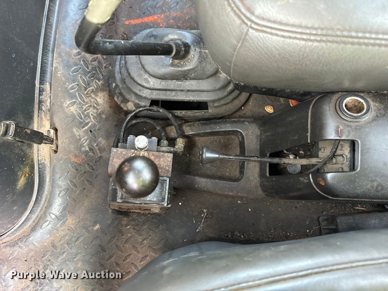 image for item DV5790 2005 Chevrolet  C8500 truck cab and chassis