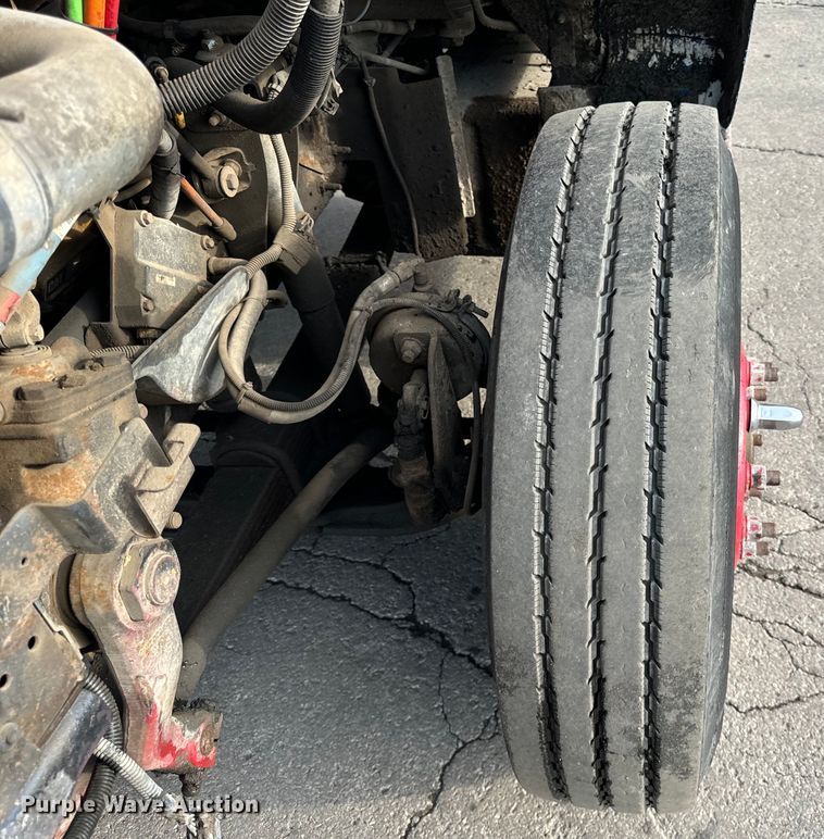 image for item DV5790 2005 Chevrolet  C8500 truck cab and chassis