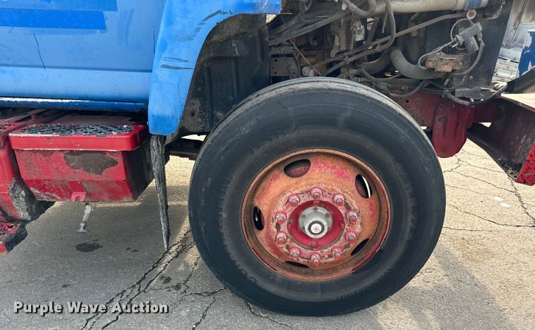 image for item DV5790 2005 Chevrolet  C8500 truck cab and chassis