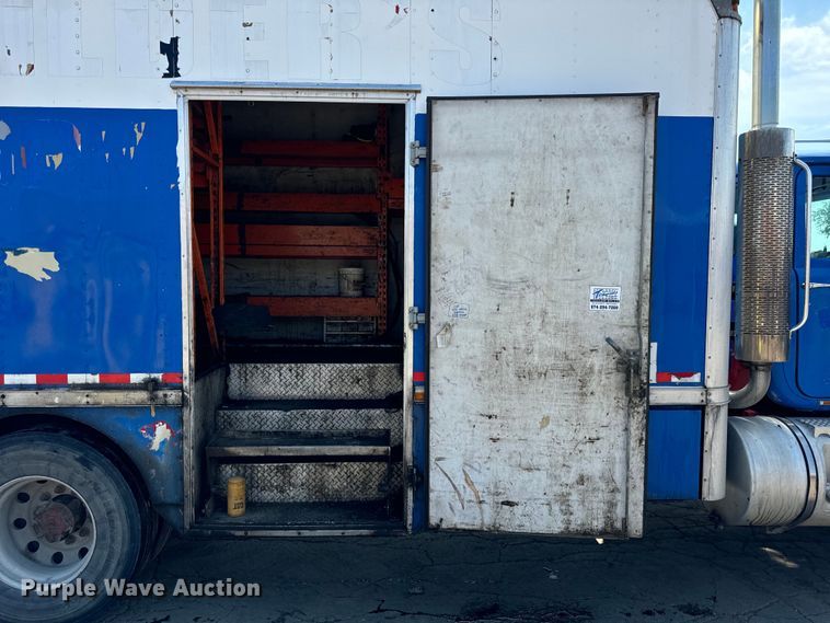 image for item DV5802 2000 Mack  RD690P box truck