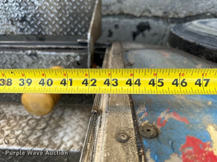 image for item DV5802 2000 Mack  RD690P box truck