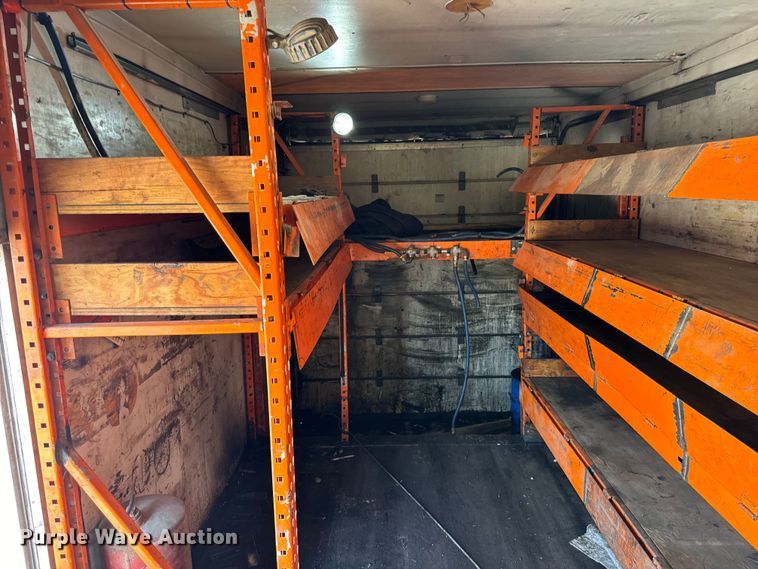 image for item DV5802 2000 Mack  RD690P box truck