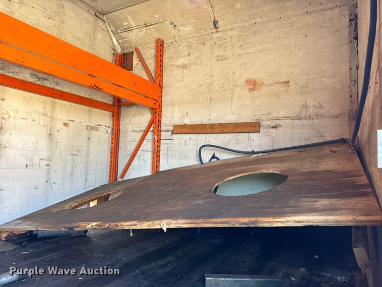 image for item DV5802 2000 Mack  RD690P box truck