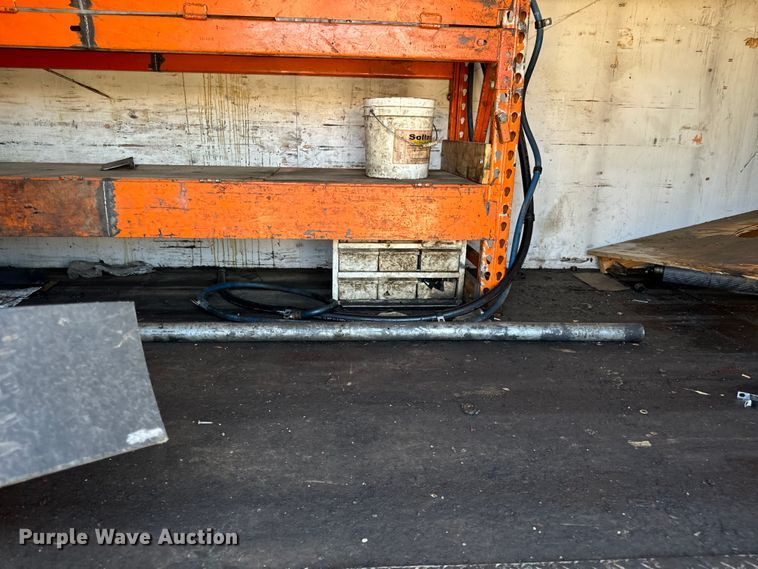 image for item DV5802 2000 Mack  RD690P box truck