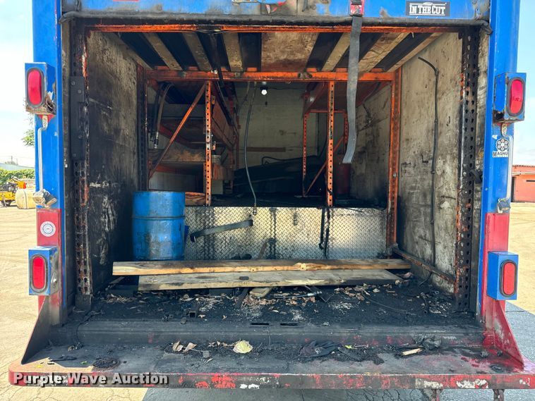 image for item DV5802 2000 Mack  RD690P box truck