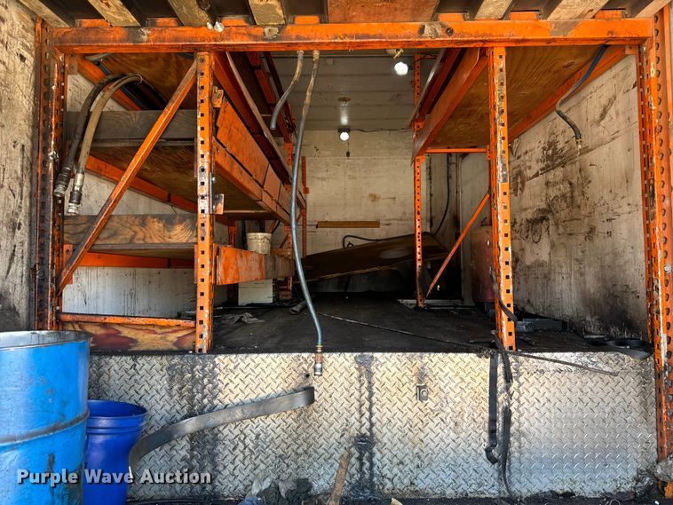 image for item DV5802 2000 Mack  RD690P box truck