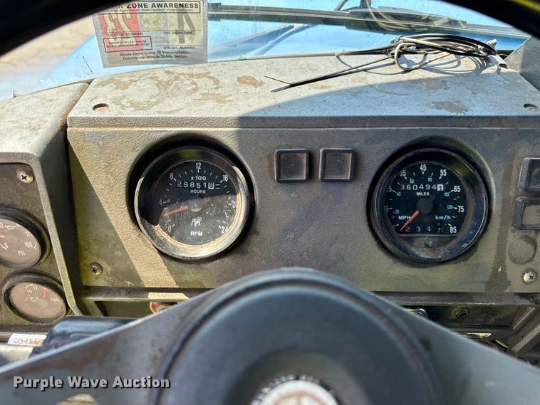 image for item DV5802 2000 Mack  RD690P box truck