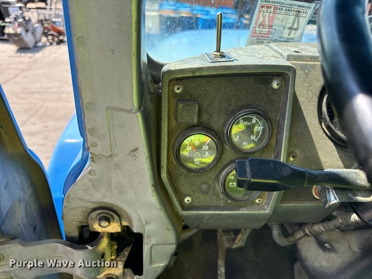 image for item DV5802 2000 Mack  RD690P box truck