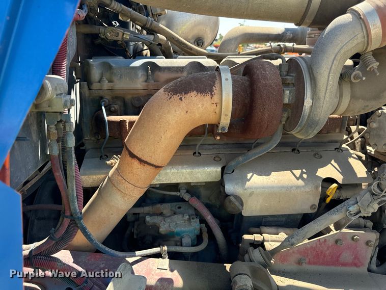 image for item DV5802 2000 Mack  RD690P box truck