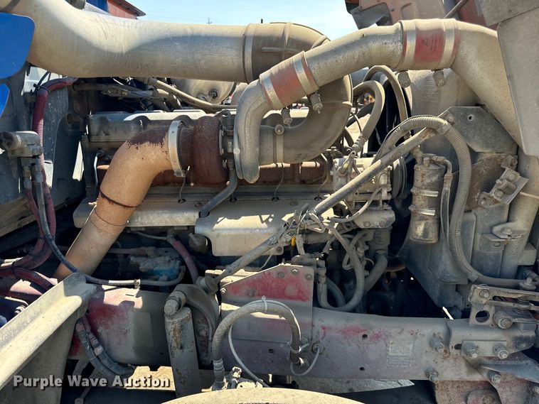 image for item DV5802 2000 Mack  RD690P box truck