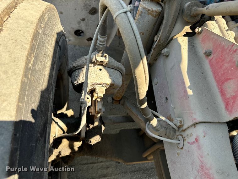 image for item DV5802 2000 Mack  RD690P box truck