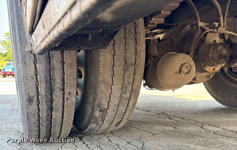 image for item DV5802 2000 Mack  RD690P box truck