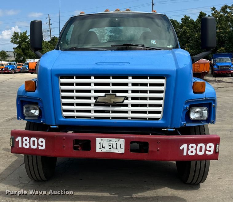 image for item DV5803 2005 Chevrolet  C8500 truck cab and chassis