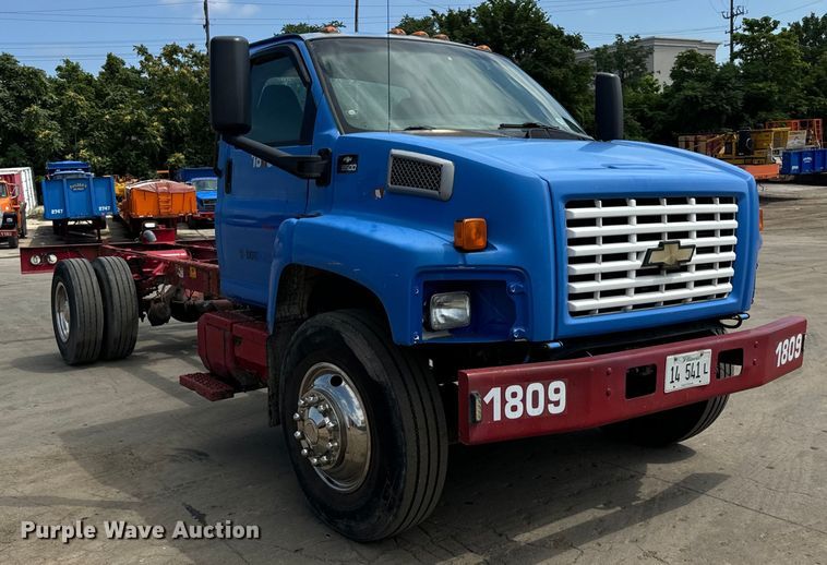 image for item DV5803 2005 Chevrolet  C8500 truck cab and chassis