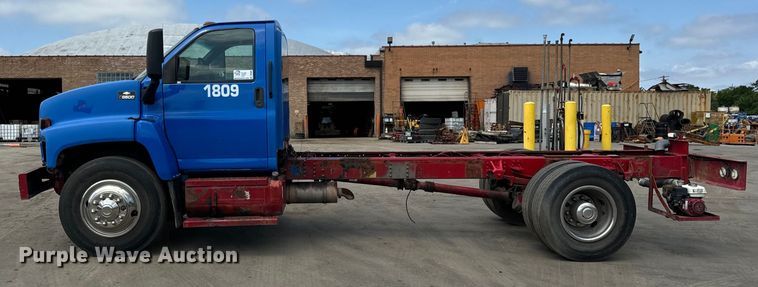 image for item DV5803 2005 Chevrolet  C8500 truck cab and chassis