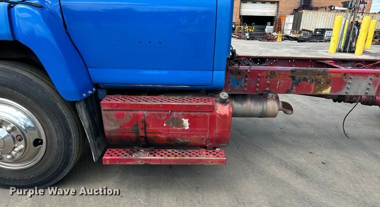 image for item DV5803 2005 Chevrolet  C8500 truck cab and chassis