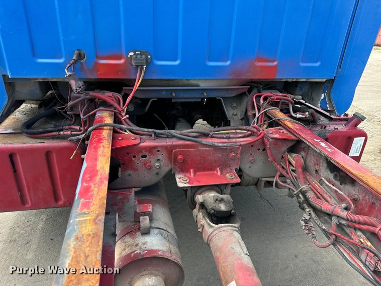 image for item DV5803 2005 Chevrolet  C8500 truck cab and chassis