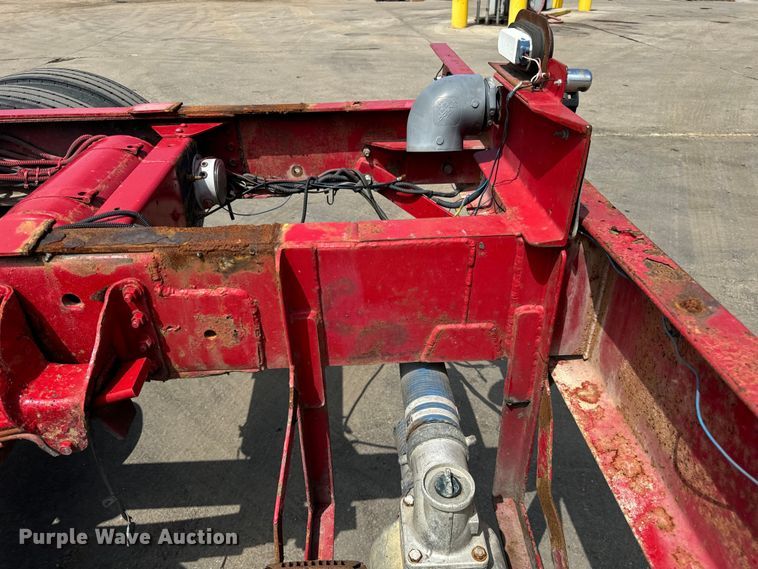 image for item DV5803 2005 Chevrolet  C8500 truck cab and chassis