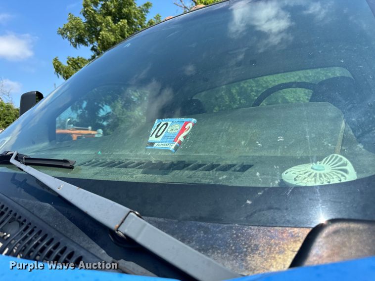 image for item DV5803 2005 Chevrolet  C8500 truck cab and chassis