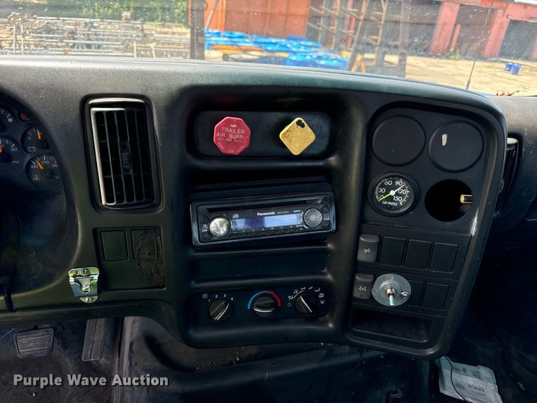 image for item DV5803 2005 Chevrolet  C8500 truck cab and chassis