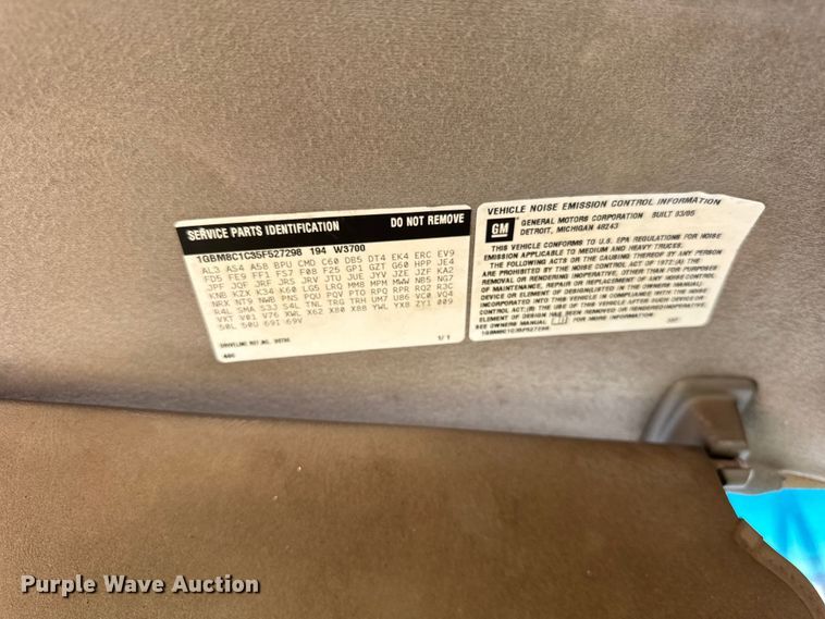 image for item DV5803 2005 Chevrolet  C8500 truck cab and chassis