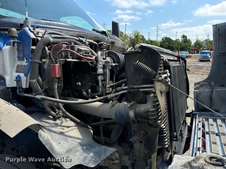 image for item DV5803 2005 Chevrolet  C8500 truck cab and chassis