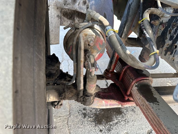 image for item DV5803 2005 Chevrolet  C8500 truck cab and chassis