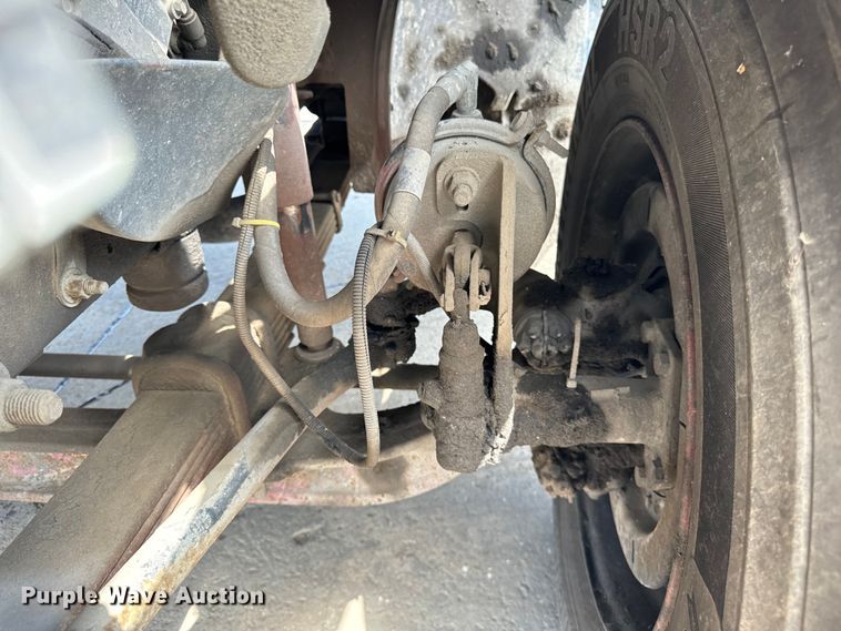 image for item DV5803 2005 Chevrolet  C8500 truck cab and chassis