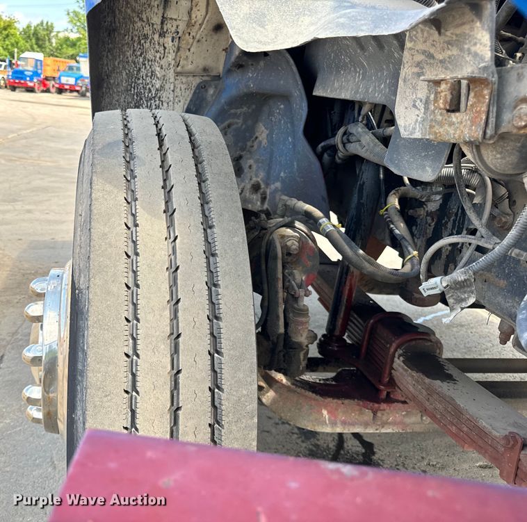 image for item DV5803 2005 Chevrolet  C8500 truck cab and chassis