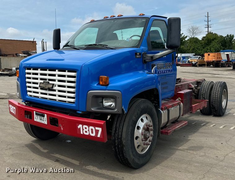 image for item DV5806 2005 Chevrolet  C8500 truck cab and chassis