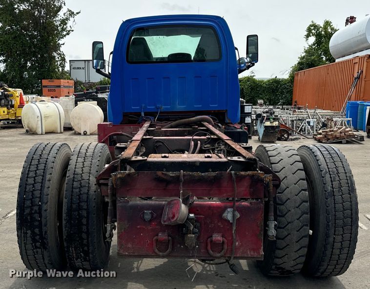 image for item DV5806 2005 Chevrolet  C8500 truck cab and chassis