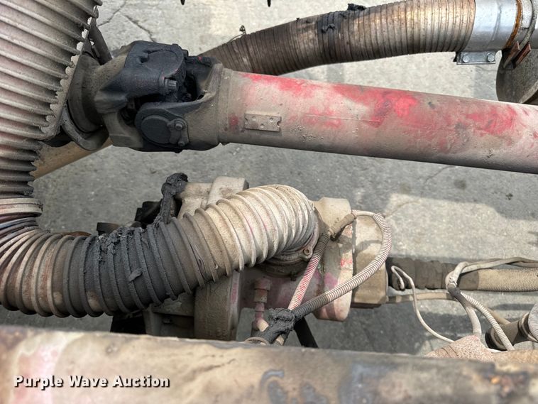 image for item DV5806 2005 Chevrolet  C8500 truck cab and chassis