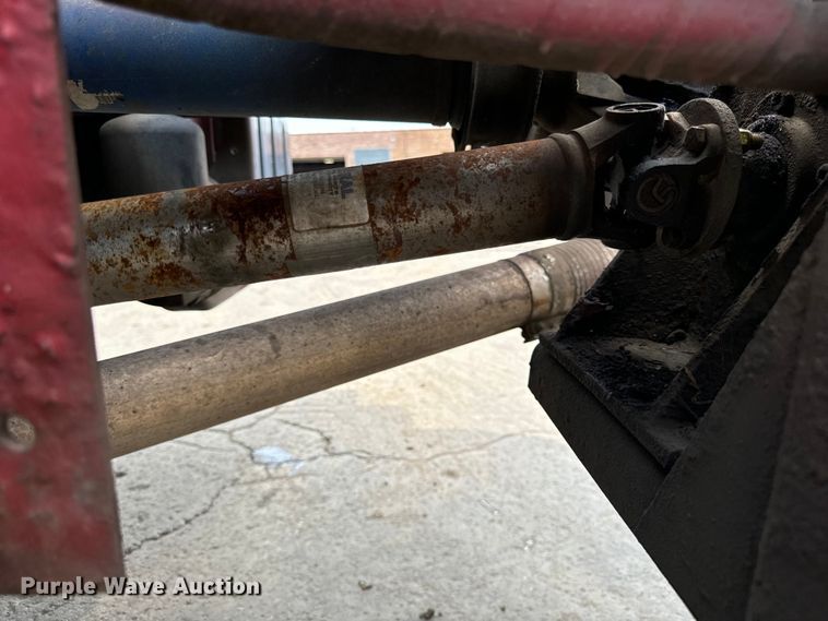 image for item DV5806 2005 Chevrolet  C8500 truck cab and chassis