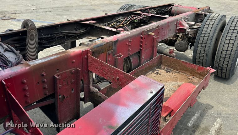 image for item DV5806 2005 Chevrolet  C8500 truck cab and chassis