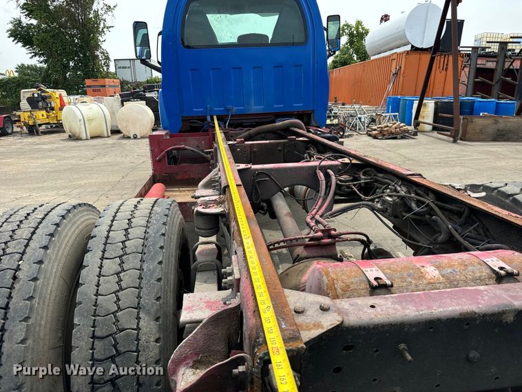 image for item DV5806 2005 Chevrolet  C8500 truck cab and chassis