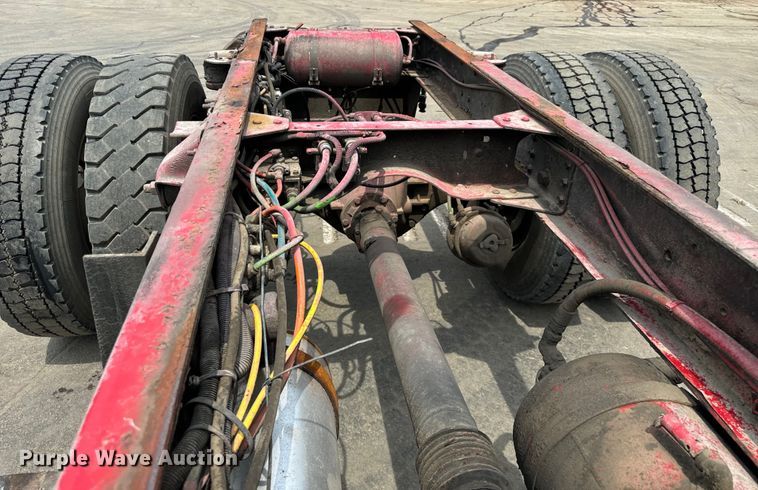 image for item DV5806 2005 Chevrolet  C8500 truck cab and chassis